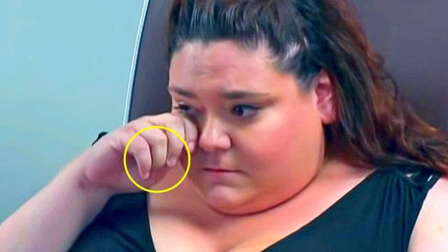 Salon Calls 911 After Spotting Black Line On Woman's Nail
