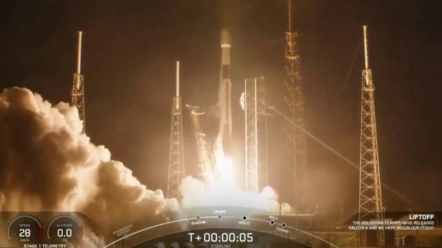 Blastoff! SpaceX launches Starlink batch on booster's record-breaking 21st flight, nails landing
