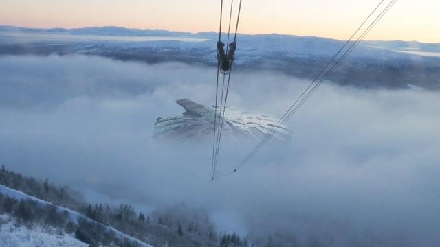 Strange UFO hiding in the FOG in Ramdalen SWEDEN !!! January 2018