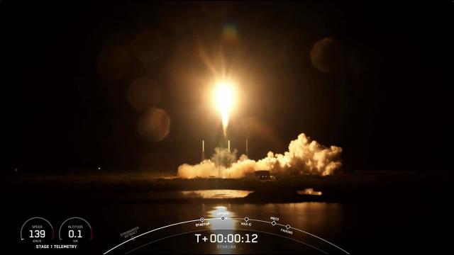 SpaceX launches 22 second-generation Starlink satellites, nails landing