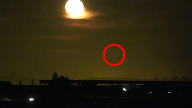 Unexpected UFO Sighting! Netherlands HD UFO Video! Sacramento UFO VANISHED On Camera 2016