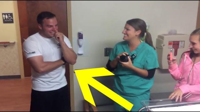Soldier Goes On Leave To Meet New Daughter, Walks In Hospital Room And Freezes In Place