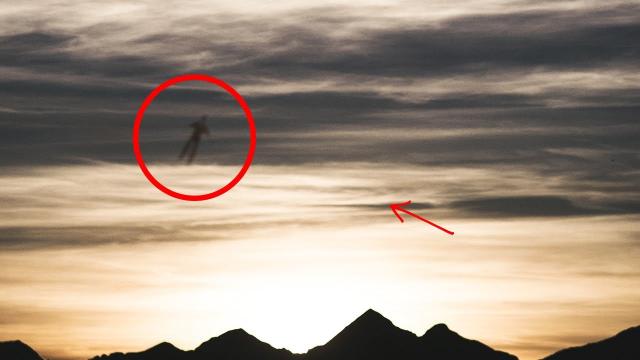 Mysterious UFO Looks Humanoid As It Hovers In The Sky!!