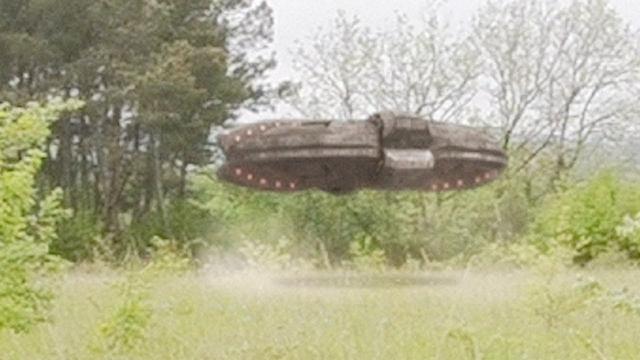 Spectacular UFO Takeoff in forest in SPAIN !!! April 2018