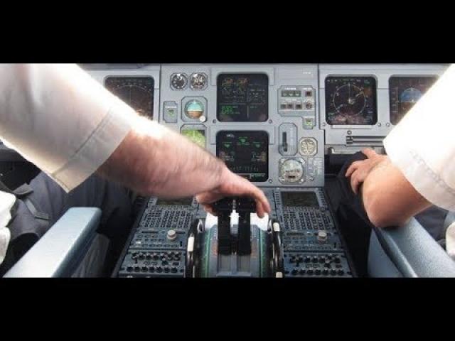 Turkish airline pilot films UFO during flight