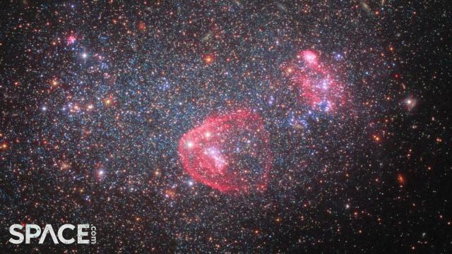 Hubble Space Telescope captures 'festive' galaxy for the holidays - 4K