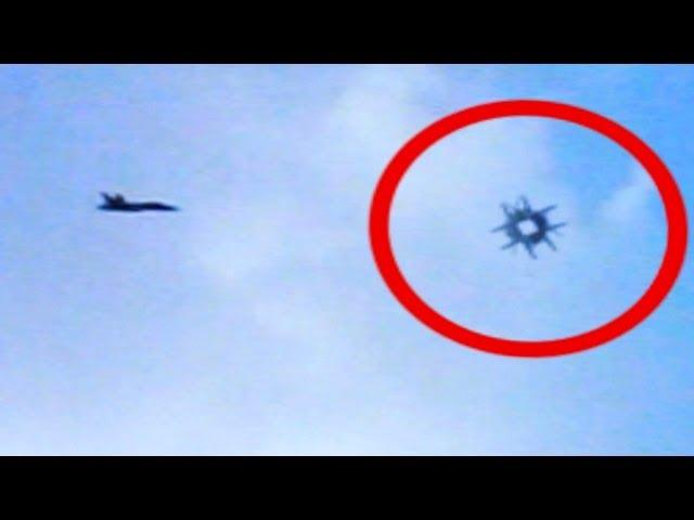 UFO Buzzes By A Jet In Saint Louis MAY, 2014