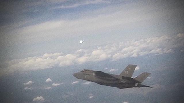 ???? UFO Filmed by US F 35 Fighter Pilot in Germany (CGI)