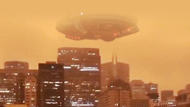 ???? Huge UFO Spotted in The Orange Sky of San Francisco