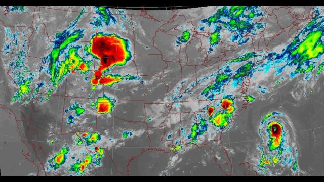 Major Storm NOW over Central USA + Hurricane Gert & Flood Emergency in India