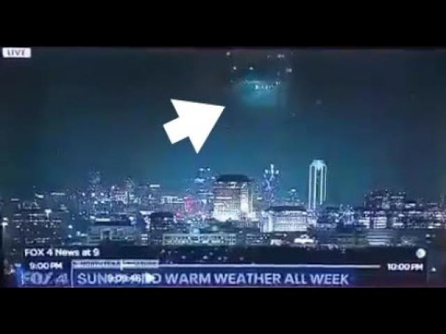 Gigantic UFO mothership recorded on live broadcast in Texas
