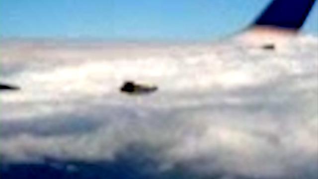 Vulnerable! UFO Sightings MAJOR AIRLINER VANISHES WITHOUT A TRACE! SHARE THIS 2015