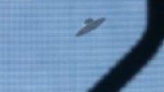 UFO Sightings Flying Saucer Brisbane Australia! Metallic Flying UFO April 5 2012