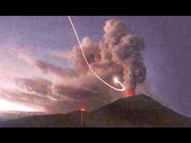 CRAZY UFO Sightings! LOOK At UFOs Over Volcanoes!