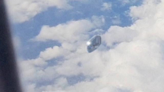 UFO Video From Airplane Window Spain ! Apr 2017