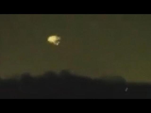 Strange UFO filmed at Night near Medicine Hat, Southeast Alberta, Canada 2019 ????