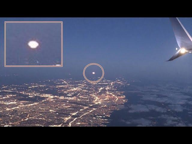 Passenger in airplane filmed amazing footage of UFO in the sky of New York