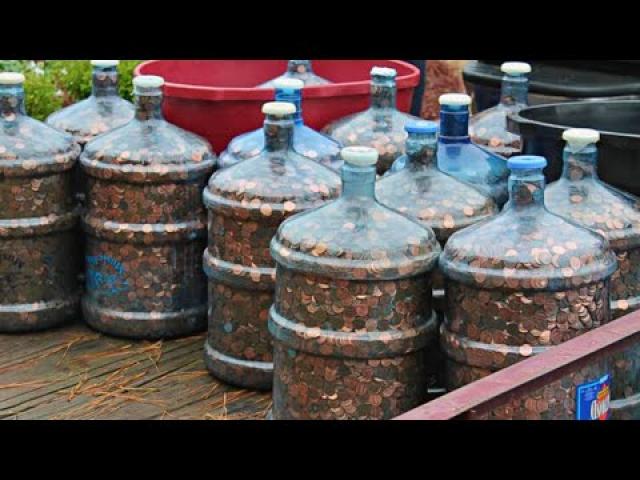 Man Saved Pennies For 45 Years. Then He Cashed Them, Their Total Is Astounding