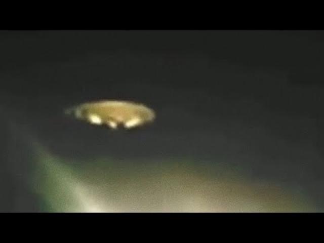 Disc UFO Filmed at Night in Sao Paulo Brazil, February 2022 ????