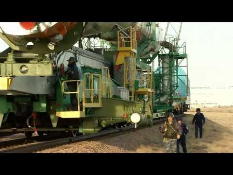 Expedition 41/42 Soyuz TMA-14M Roll Out