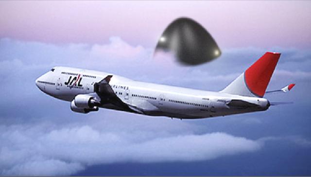 Giant UFO Follows Japanese Airliner! Pilot And Crew Witness UFOs May 2016