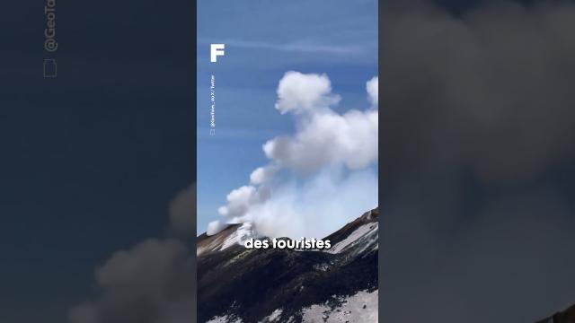 Etna, le volcan le plus actif d’Europe, crache des étranges anneaux de fumée ! ????????‍????️????