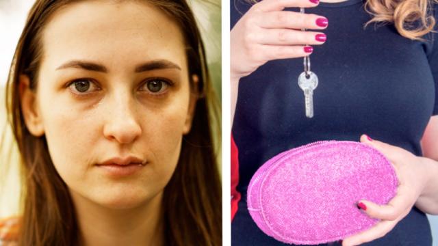 Woman Only Inherits Mother's Old Purse, Then She Finds This Inside