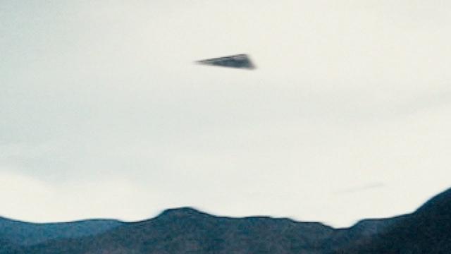 Triangle-shaped UFO over TIBET, video leaked from Tibetan Police !!! May 1998