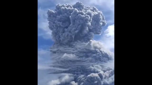 Mt. Sinabung Volcano Erupts! Baltimore Explosion! Chicago Riots! Alien Clouds! Lightbridge!