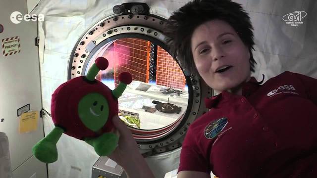 'Twinkle, Twinkle Little Star' Read in Space by ESA Astronaut | Video