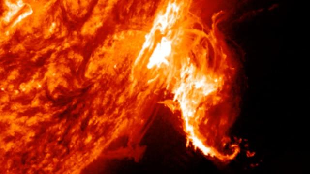 Wow! Amazing explosion on sun triggered by long duration flare