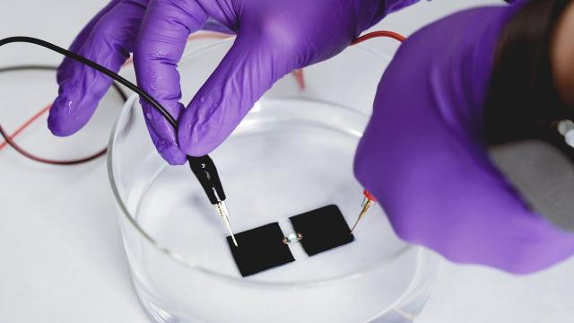 How to get conductive gels to stick when wet