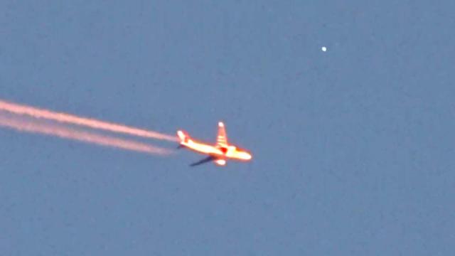 Incredible Fast Maneuvering UFO Filmed Close and Above Airplane in Curitiba (Brazil) - FindingUFO