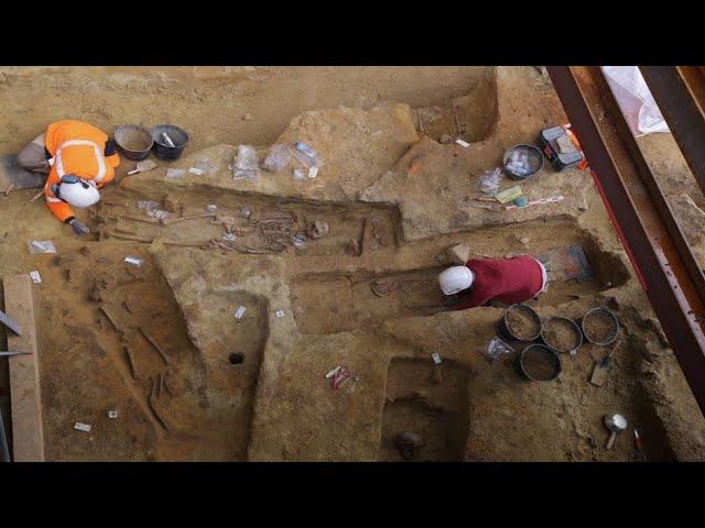 Archaeologists Just Unearthed An Ancient Necropolis Under A Busy Train Station In Paris