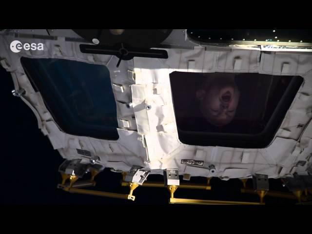 'Windows To Space' + Rising Moon: Outside Space Station | Time-Lapse Video
