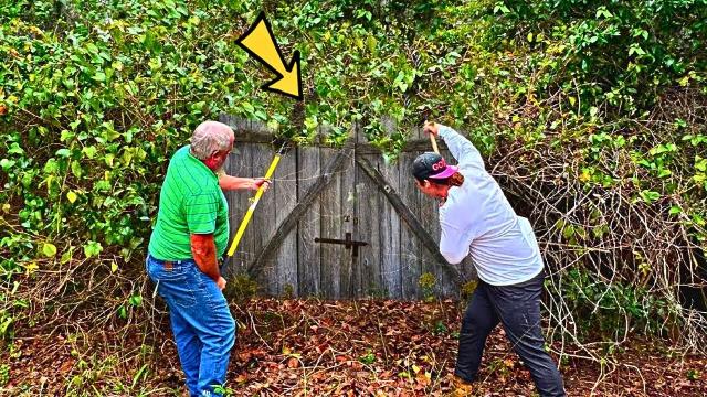 Brothers Uncover Abandoned Shed - When They Opened it, They Screamed And Called the Police!