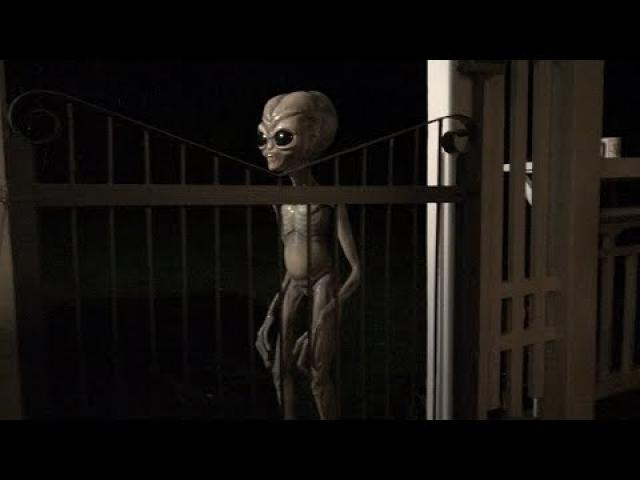 Alien abductee shares incredible experience! They don’t Want you to watch this! 2017
