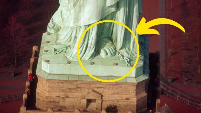 Strange Details About The Statue Of Liberty’s Feet Are Throwing Historians Into A Frenzy