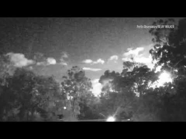 Fireball Over Australia Captured by Multiple Cameras