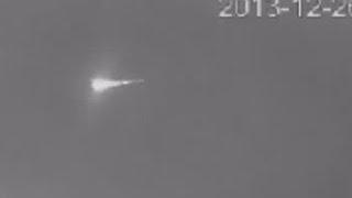 HUGE METEOR CAPTURED ON SECURITY CAMERA EASTERN IOWA RAW FOOTAGE. ISON DEBRIS? DECEMBER 28 2013