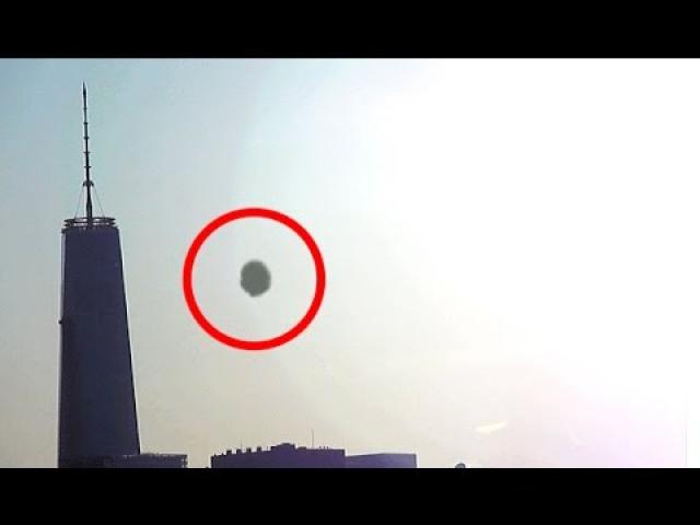 UFO NEW YORK CITY Sighting! One World Trade Center UFO Encounter