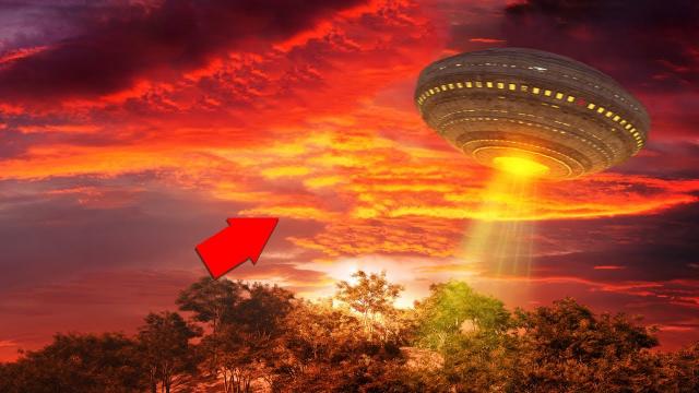 UFO Sightings!! The Most Incredible UFOs Ever Caught on Tape