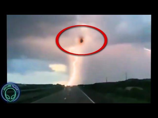 THIS JUST APPEARED Inside A Lightning Storm!