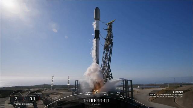 Blastoff! SpaceX launches Starlink satellites from California, nails landing at sea