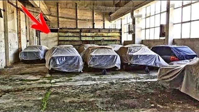 No One Went Inside This Old Warehouse For 25 Years , Now Everyone Are Shocked By What Was INSIDE !