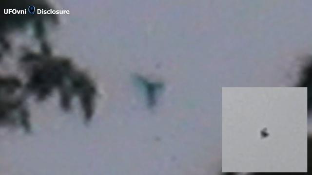 A black star-shaped UFO over North Lauderdale & Oak Lawn on June 16, 2021