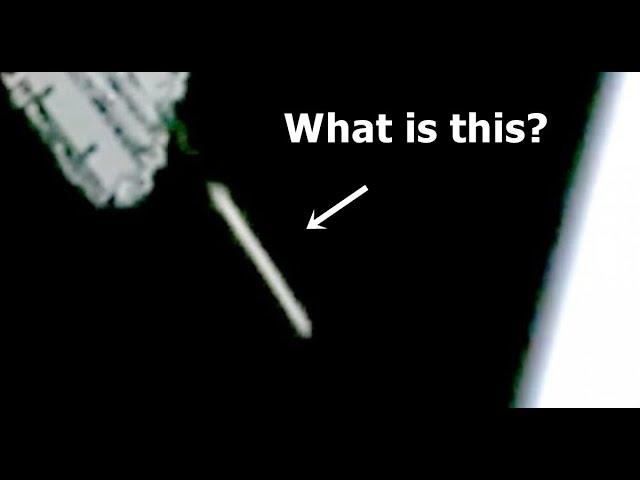 Huge Cigar-shaped UFO filmed during Spacex Starlink Mission