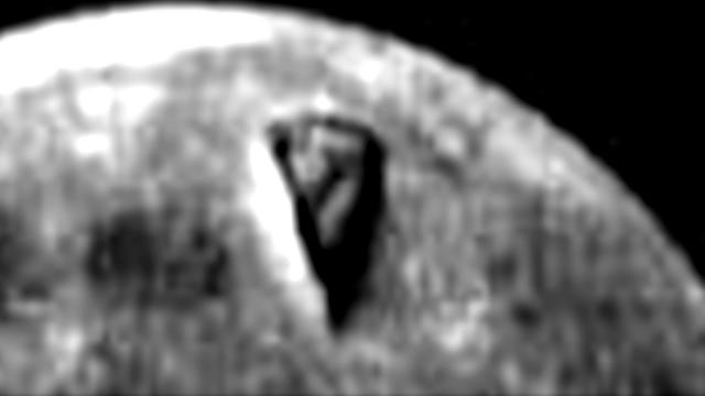 Huge Triangular Shaped Object Found On The Moon In Apollo 8 Photo. Was It A UFO? (UFO Mysteries)