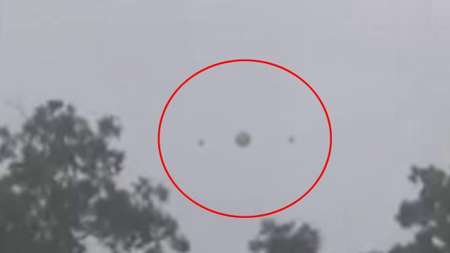 UFO Encounter Over Houston During Storm | Latest UFO Sightings