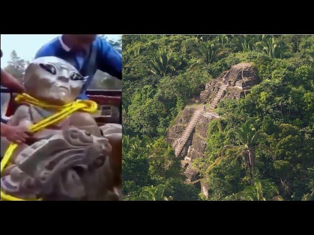 Interesting Footage has emerged online showing ET Artifacts in Veracruz, Mexico.